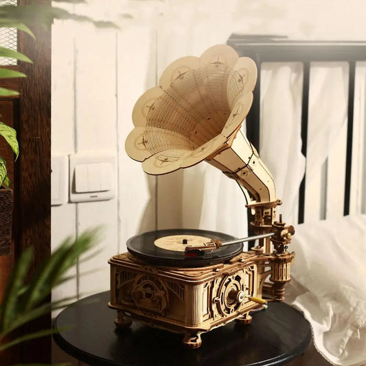 Robotime Hand Crank Classic Gramophone with Music 1:1 424pcs