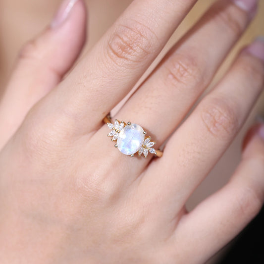 GEM'S BALLET Oval Cluster Milky Blue Moonstone Ring